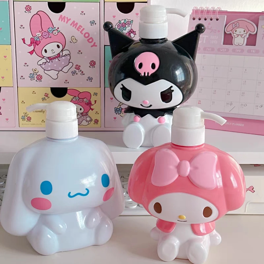 

Sanrio Hello Kitty Melody Large-Capacity Dispensing Bottle Anime Cartoon Kuromi Home Bathroom Press Type Shampoo Storage Bottle