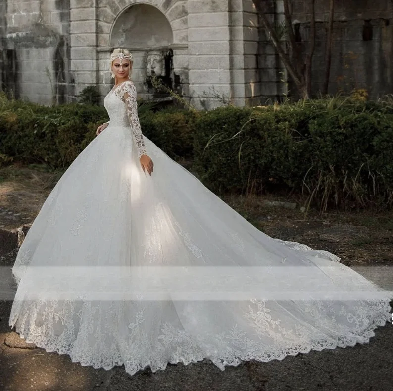 カスタマイズされたエレガントなイリュージョン長袖ボールウェディングドレススクープネック刺繍レース女性花嫁ドレス Vestidos De Novia