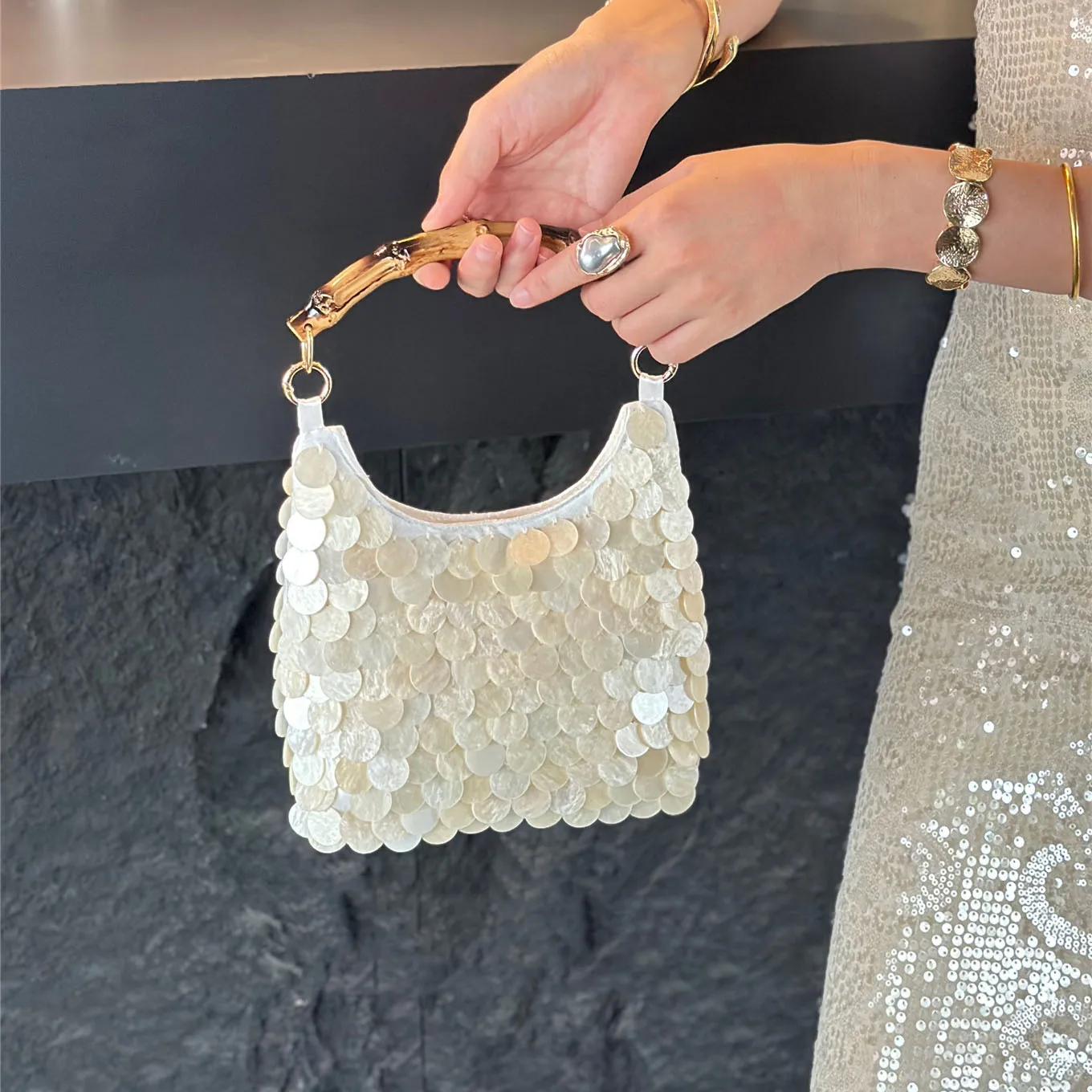 2026 New Shell Beading Handbag For Women French Fashion Elegant Luxurious Design Sequins Tassel Bamboo Handle Evening Bags