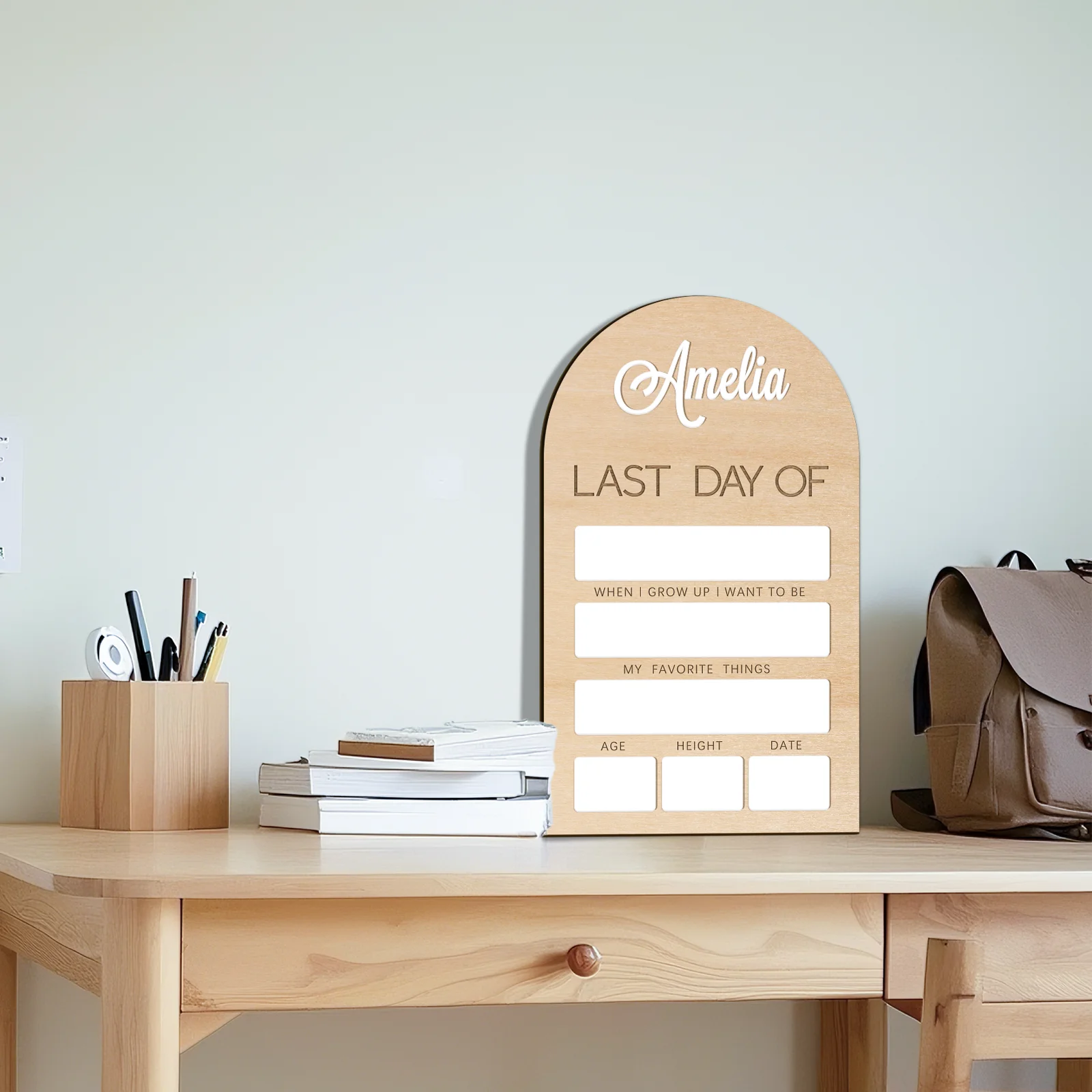 Personalized School Milestone Board - First/Last Day Wooden Sign 26x18cm, Custom Name Like Amelia, 4 Color Options