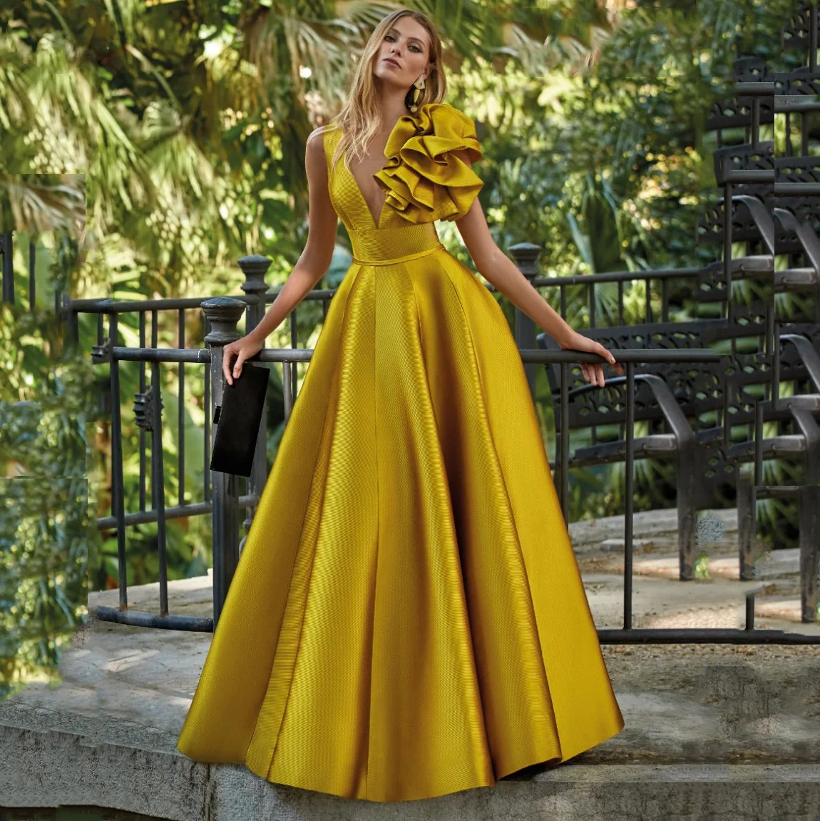 Yellow Prom Dresses Deep V Neck Pleated Party Gowns Sleeveless A Line Women Evening Dresses Floor Length Vestidos De Gala