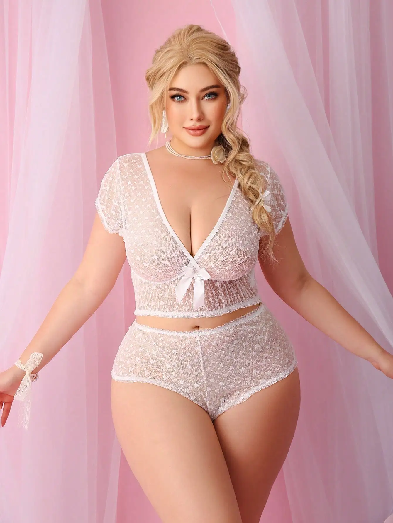 

Plus Size Sheer Heart Print Lingerie Set with Bow Detail