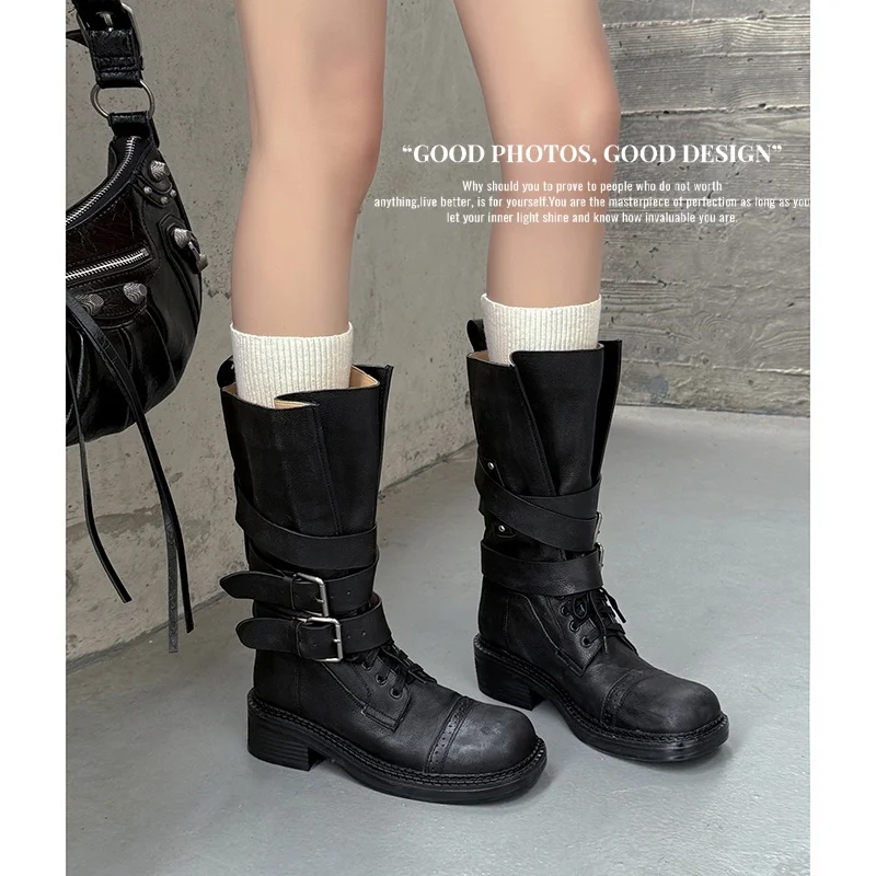 

2026новые осенне-зимние женские ботинки до середины икры, кожаные мотоциклетные ботинки из спилка высотой 22-25 см с круглым носком и пряжкой на ремне на шнуровке, ботинки на платформе