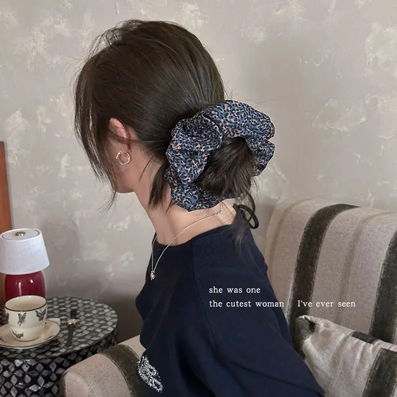 ربطات شعر مرنة بطبعة الفهد الأزرق الرجعية Scrunchie ربطة شعر من النوع المزخرف إكسسوارات شعر عالية المرونة للنساء