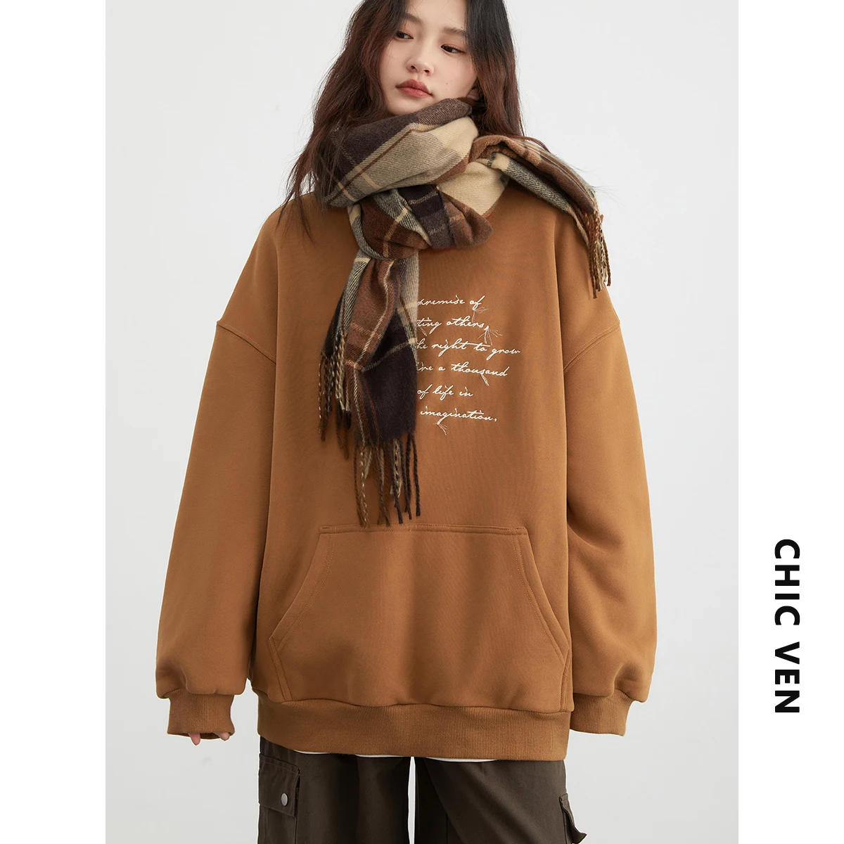 CHIC VEN Women\'s Sweatshirts O Neck Loose Casual Plush Letters Embroidered Thick Warm Woman Sport Coat Winter Autumn 2023