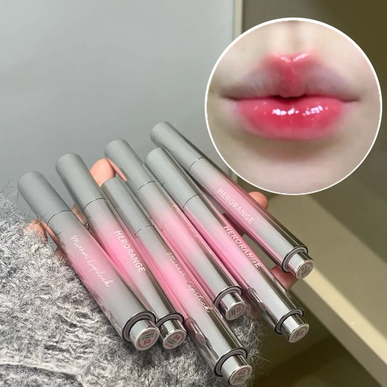 Peach Blossom Press-On Lip Gloss Moisturizing and Glossy Long-Lasting Non-Fading Non-Stick Cup Ultra-High Color Rendering Solid Lip Gloss Women's Cosmetics Travel Wedding Role Play Valentine's Day Gift Christmas