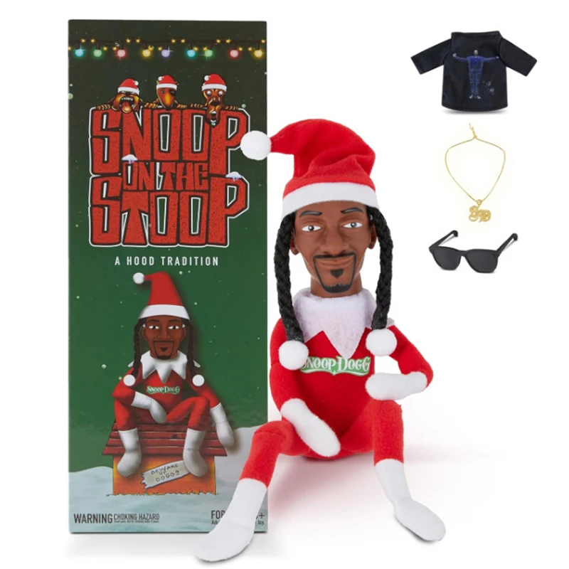 

Рождественская кукла эльфа со снупом на столе. Изысканная подарочная коробка. Аксессуары. Стол. Елочные украшения для дома. Плюшевые игрушки. 2025 г.