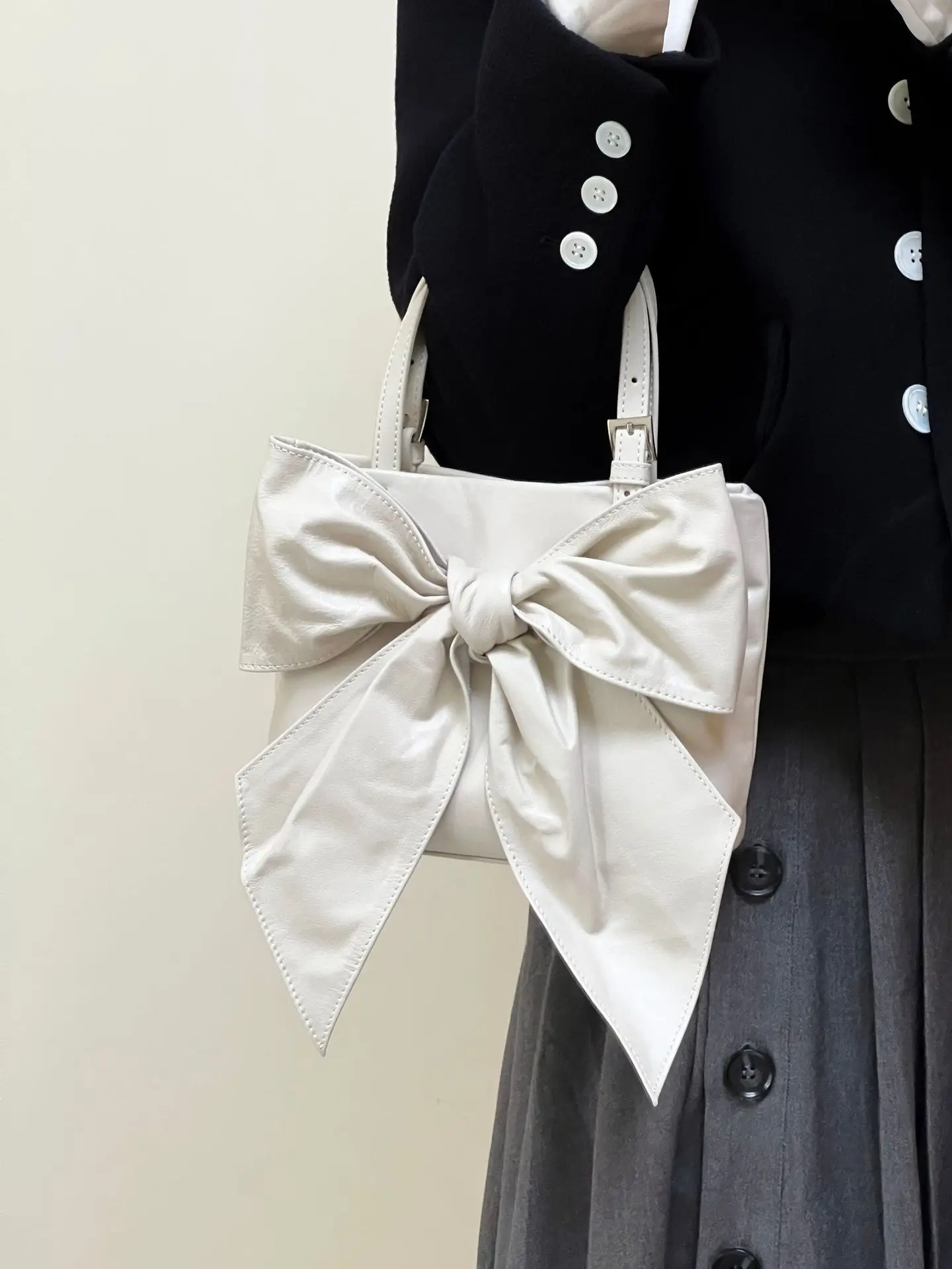 

FIRMRANCH New Vintage Genuine Leather Handbag Simple Style Metal Buckle Fashionable Single Shoulder Crossbody For Woman Tote