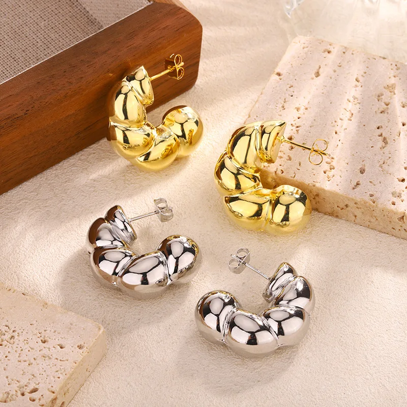 

European and American fashion exaggerated ins style round hollow earrings oval geometric earrings for women