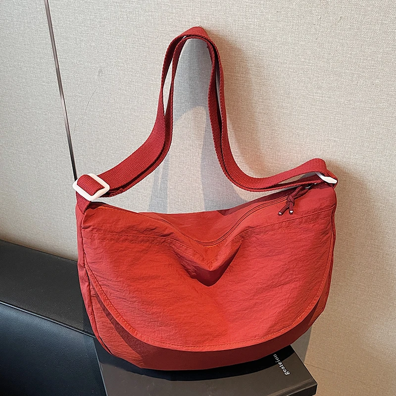 

Casual Solid Color Crossbody Bag Fashionable Crescent Shoulder Bag Suitable For Daily Shopping And Commuting
