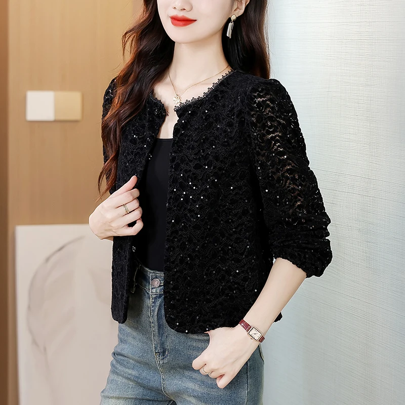 

Легкая роскошная черная короткая осень 2022, новая бархатная куртка с блестками, простой дизайн, зарубежная универсальная куртка с длинными рукавами, женские пальто