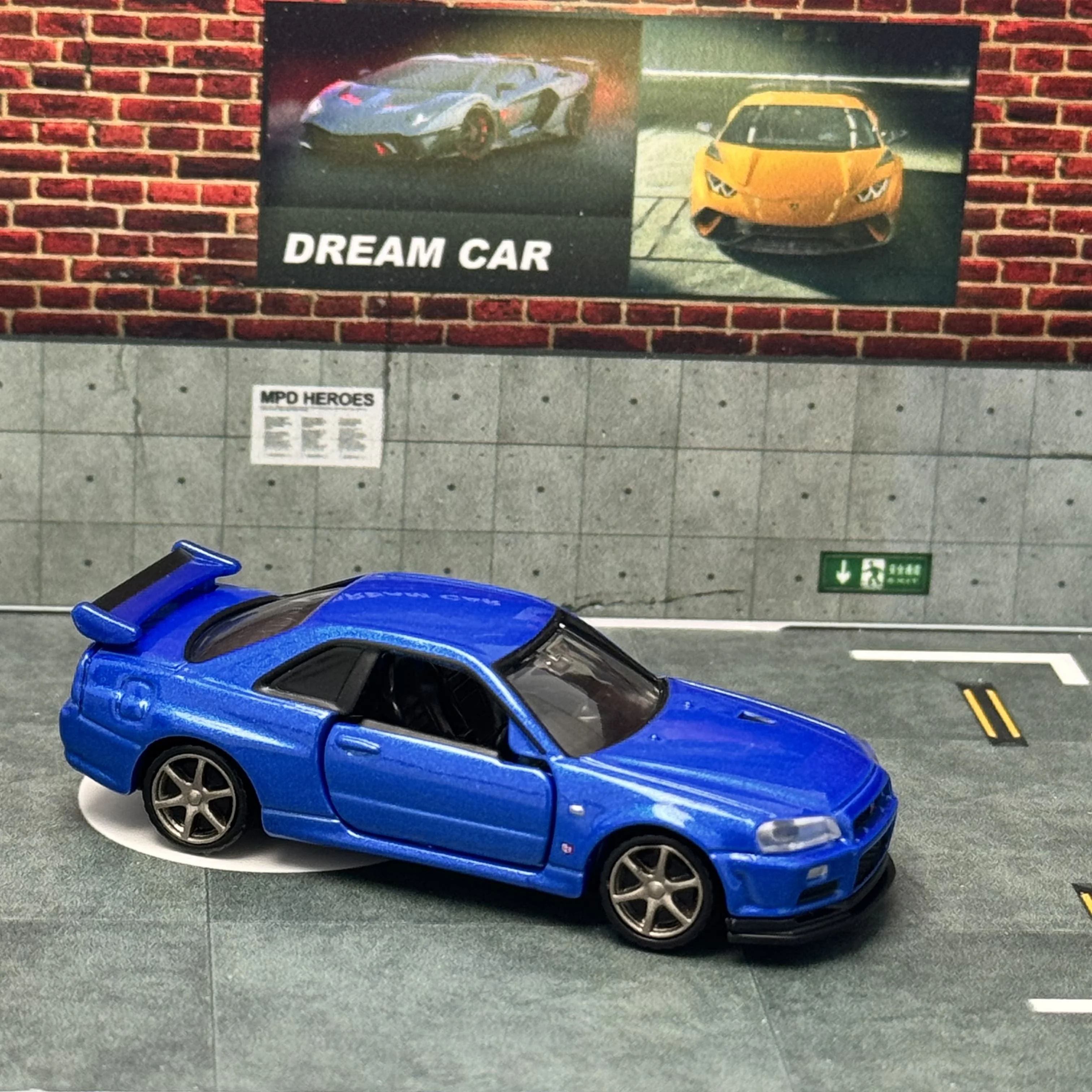 タカラトミー トミカ プレミアム11 日産 スカイライン GT-R V-SPECII ヌル 1/62 合金製 ダイキャスト メタルモデル おもちゃ 男の子向け