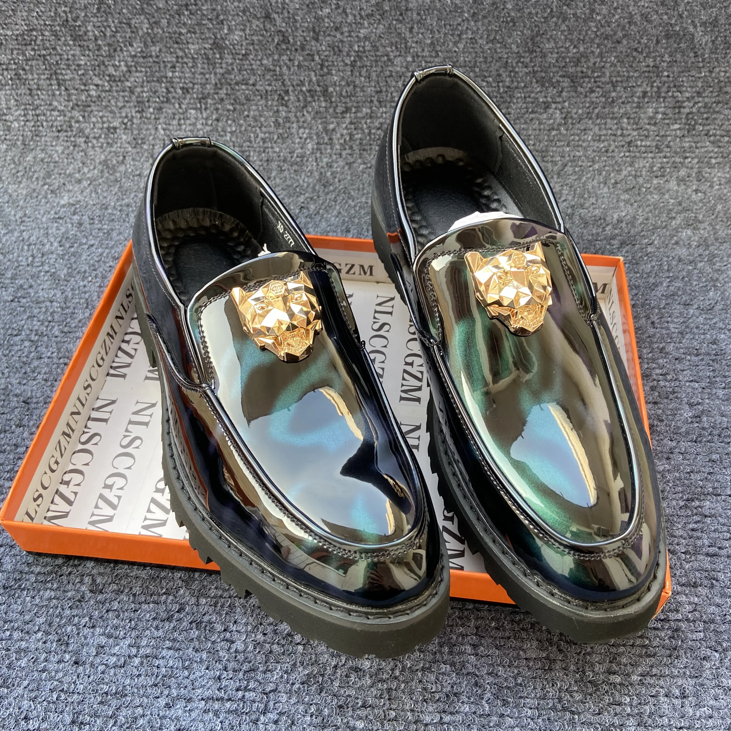 براءات الاختراع أحذية جلدية بدون كعب للرجال فستان أحذية فاخرة للرجل العلامة التجارية الرسمية أحذية رجالية حفلة موسيقية الأعمال عادية chaussure أوم