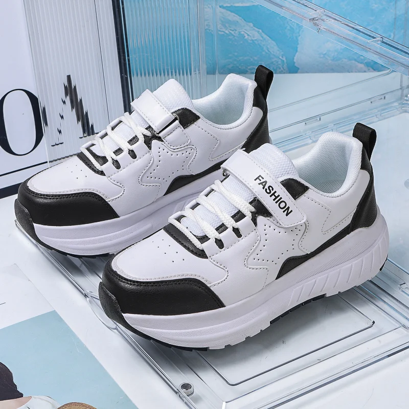 

2025 Winter New Girls' Heelys: Wear-Resistant 4-Wheel Invisible Auto-Retractable Sports Shoes