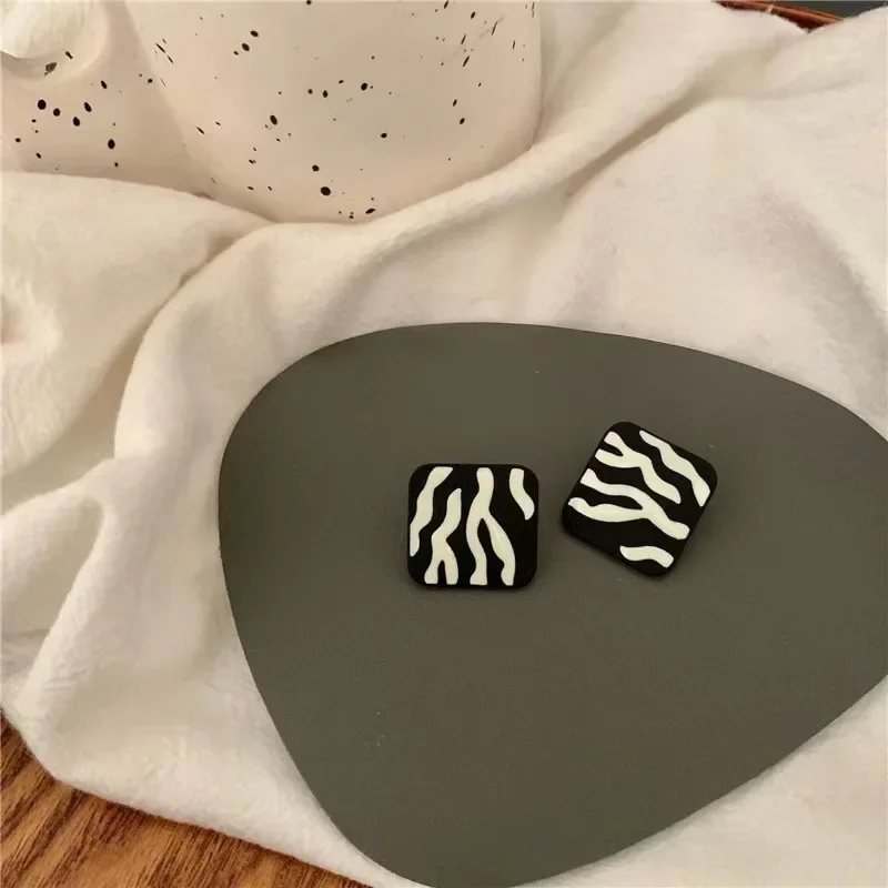 925 Silver Needle Black and White Stripe Geometric Square Stud Earrings New Trendy Simple Earrings Temperament Women