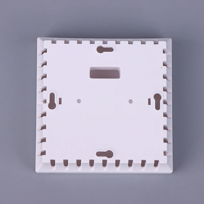 Staubdichte Kunststoff-Anschlussdose mit Rauchsensorgehäuse – ideal für elektrische Heimwerkerprojekte