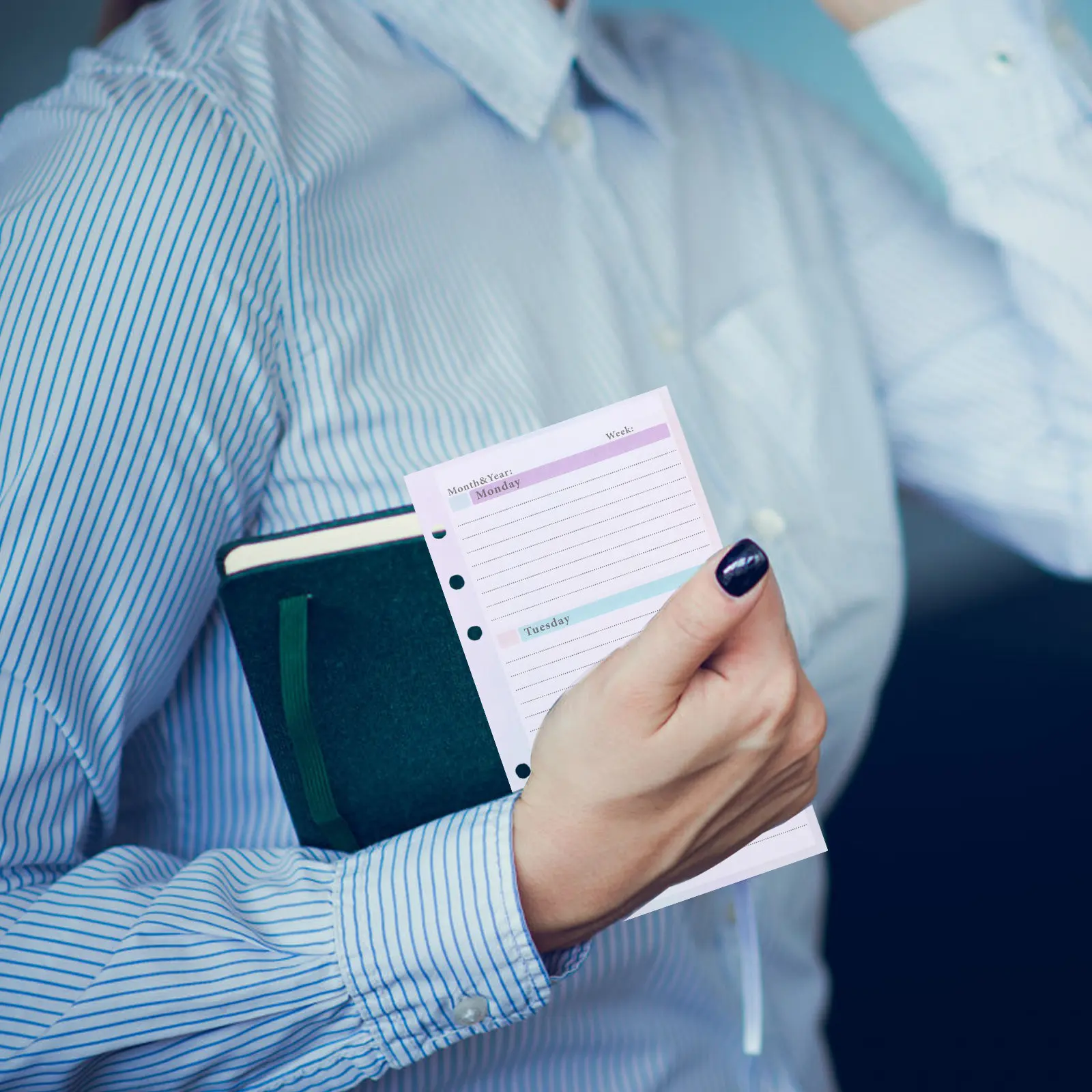 

54 Sheets Weekly Planner Notepad Spiral Bound A6 Refillable Undated Task Planner for Students Teachers Professionals Office Desk