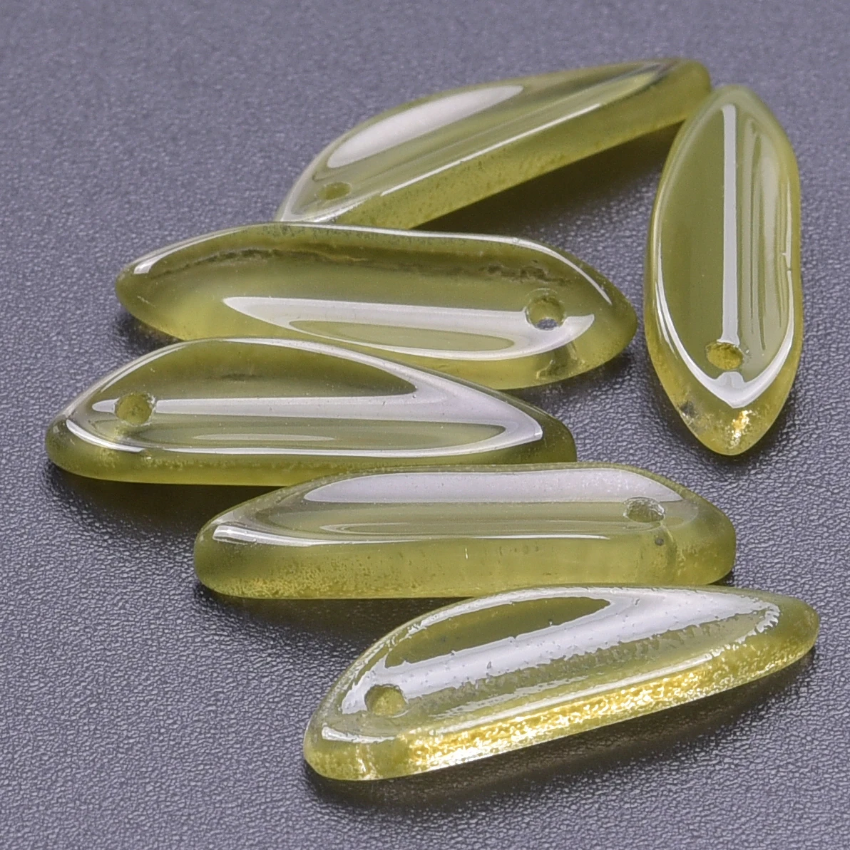30/50PCS Mini Glass Leaf Beads Transparent Dark Green Leaf Loose Beads For Jewelry Making DIY Handmade Earrings Accessories Bulk