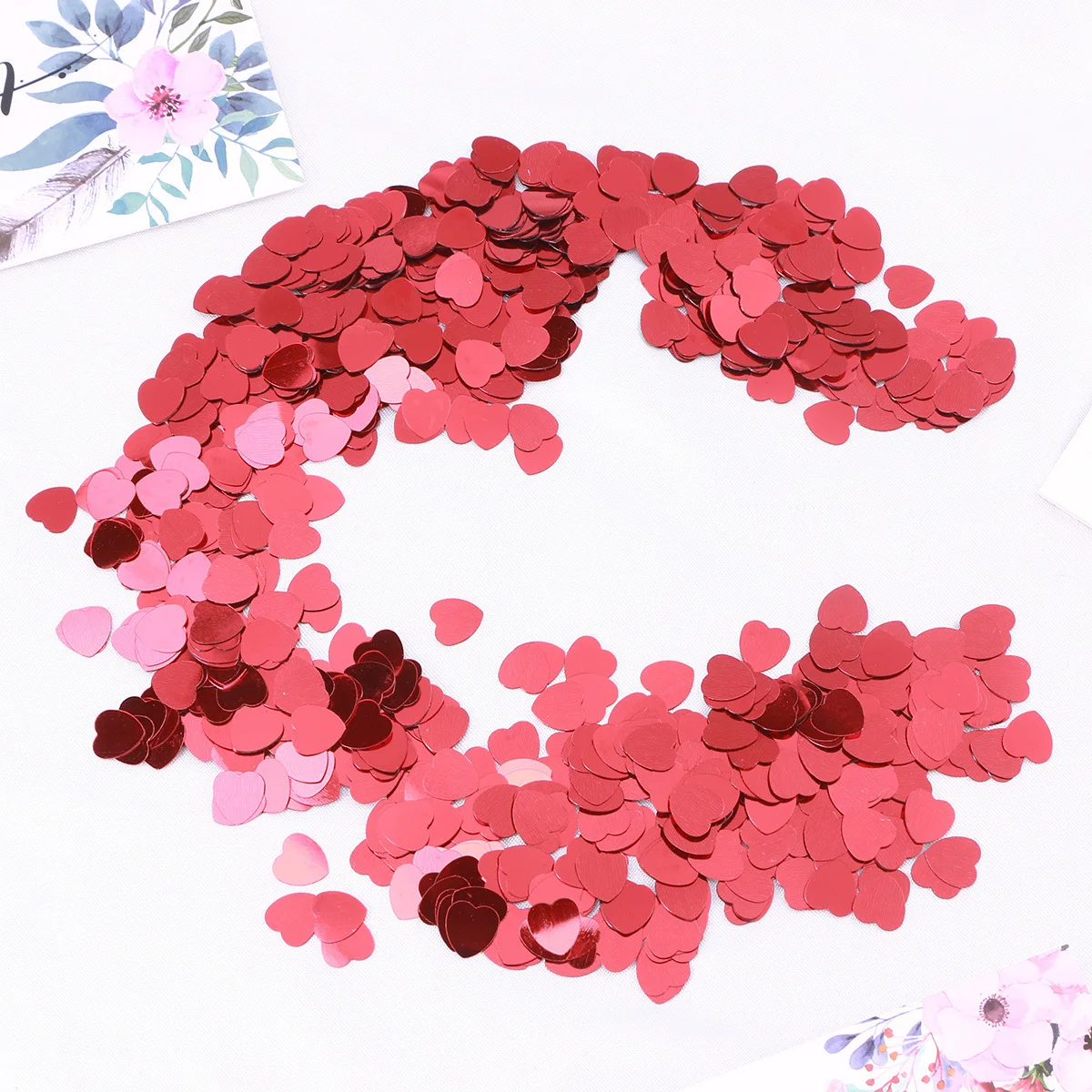 

30G Heart Shaped Confetti Table Decoration For Wedding Birthday Christmas Party Red Disposable Decorative Chips