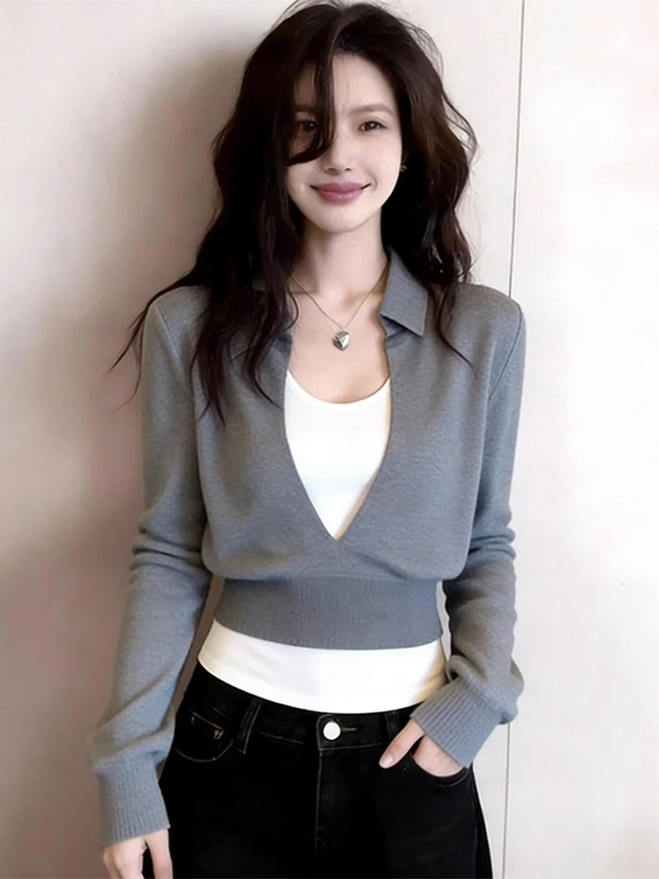 

Стильная короткая вязаная базовая кофта для женщин с отложным воротником, имитация двухслойности, весенняя мода, корейский стиль, красивая и элегантная.