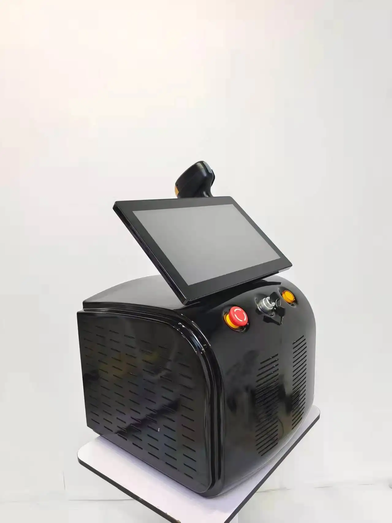 ‌ المحمولة 4000 واط ديود آلة الليزر 808nm 755nm 1064nm 4 أطوال موجية الجليد التيتانيوم إزالة الشعر غير مؤلم آلة إزالة الشعر الدائم ‌