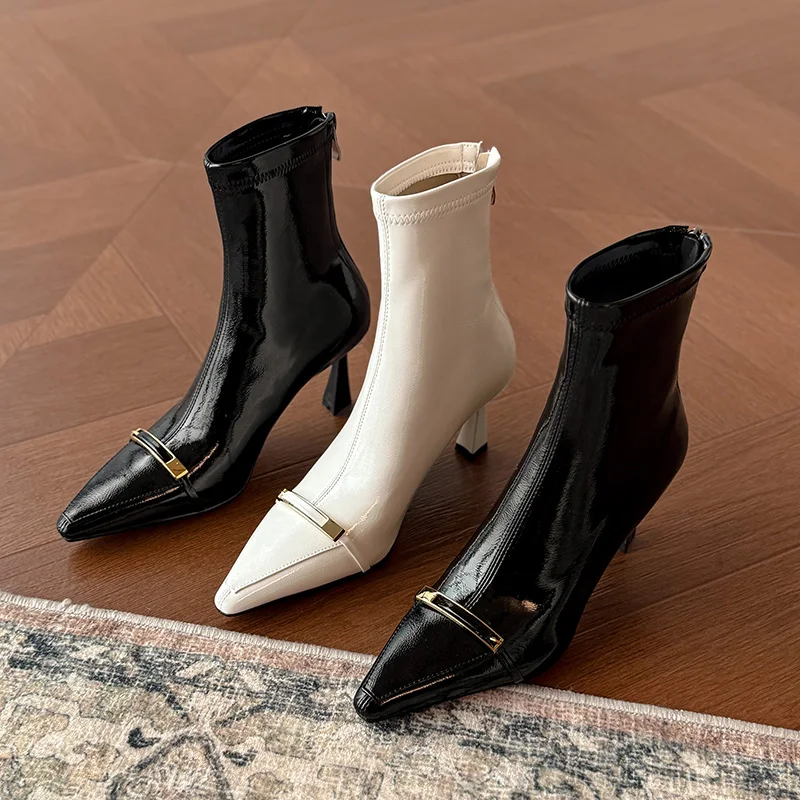 

2025Autumn New Boots Black Patent Leather Ankle Botas Chic Beige Short Botas Metal Chains Decor 7cm Thin High Heels Botines