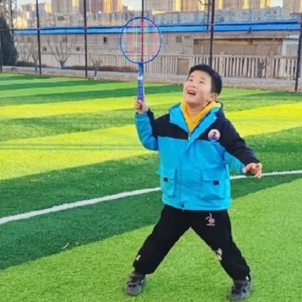 

Shock Absorbing Children Badminton Rackets Lightweight Portable Badminton Racket Set Iron Alloy Soft Grip Tennis Racquets Set