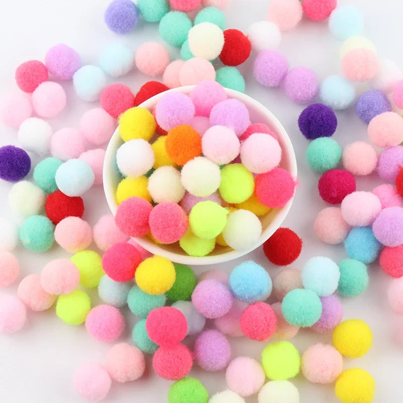 

Soft Pompom Ball 10-30mmFluffy Fur Pompon Balls 2cm DIY Pom Pom For Wedding Decor Handmade Kids Toys DIY Sewing Craft Supplies