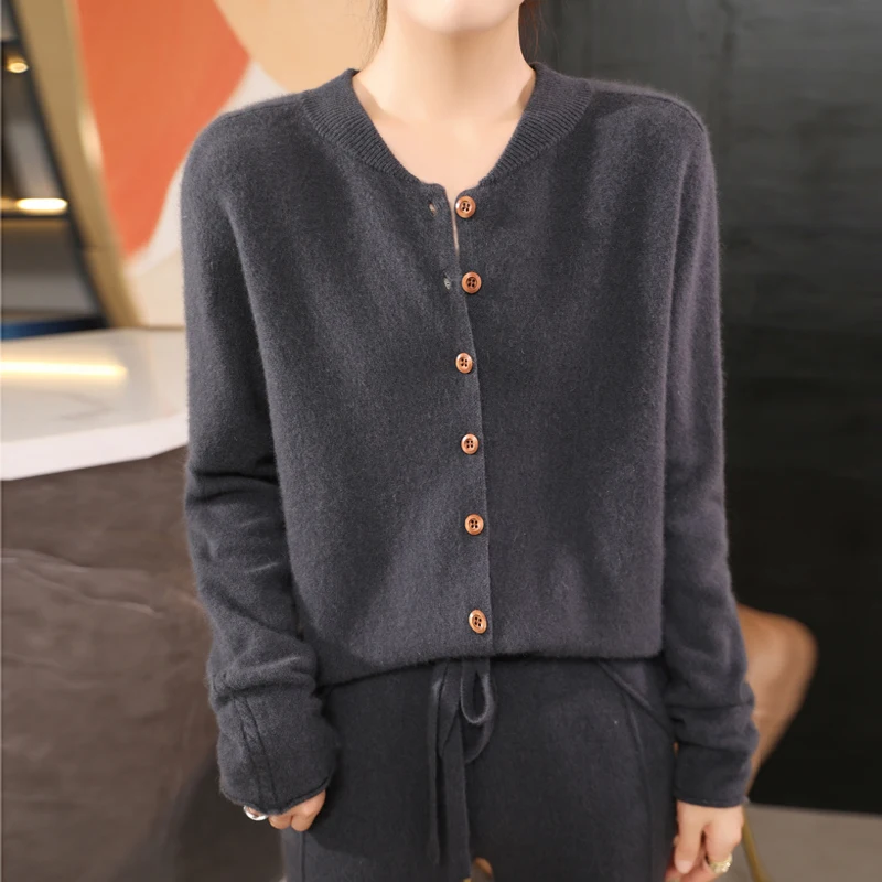 Autumn and winter new women\'s 100% merino sweater O-neck solid color loose high-end leisure fashion cashmere pullover.