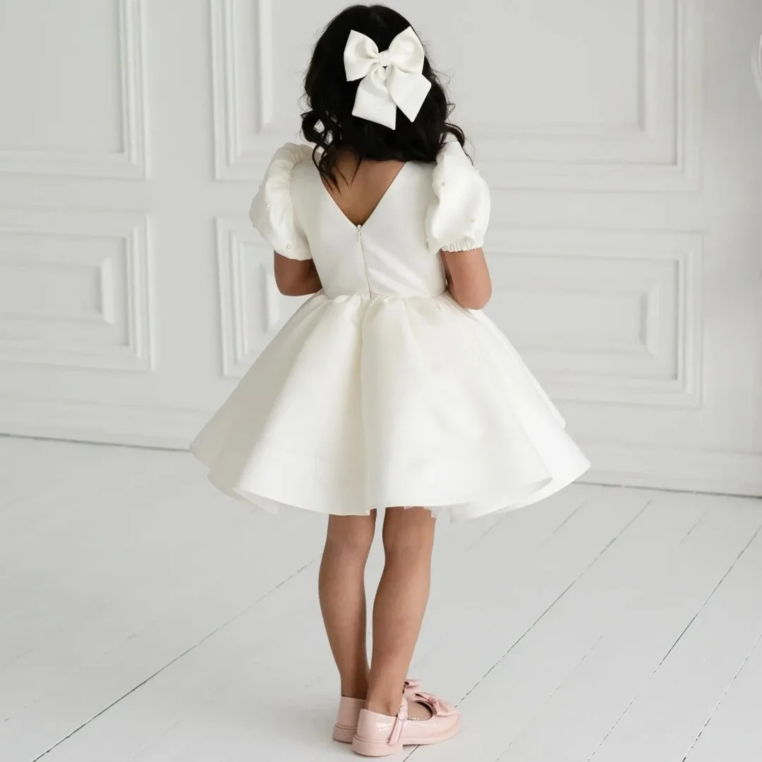결혼식을위한 흰색 꽃 소녀 드레스 짧은 소매 무릎 길이 소녀 가운 사진 촬영 첫 성찬식 가운 맞춤형