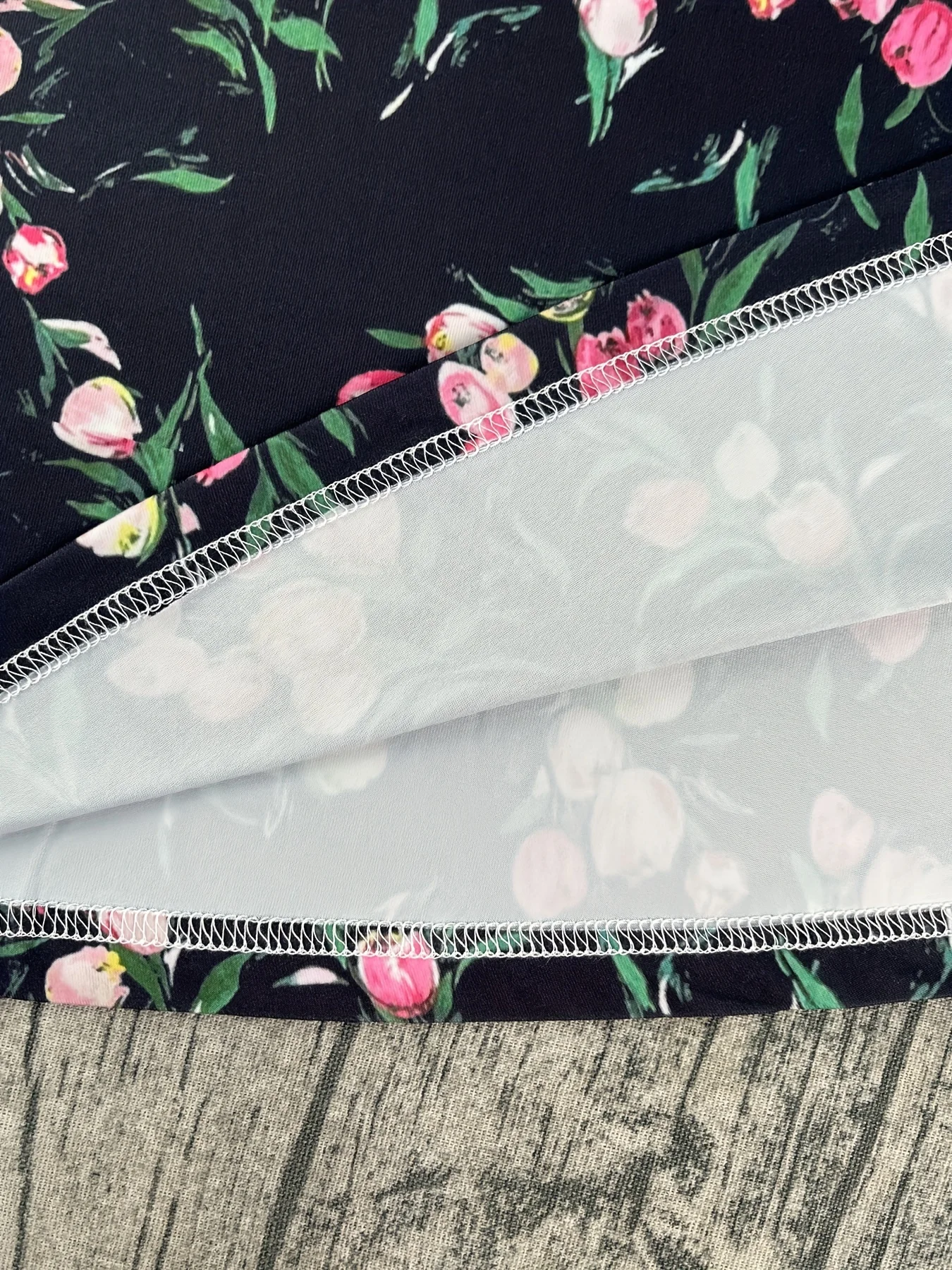 تنورة نسائية كبيرة الحجم أنيقة بطبعة زهور من Luxy Trio - مناسبة لجميع المواسم، تصميم طباعة كاملة، متوسطة التمدد، ملابس منزلية عصرية