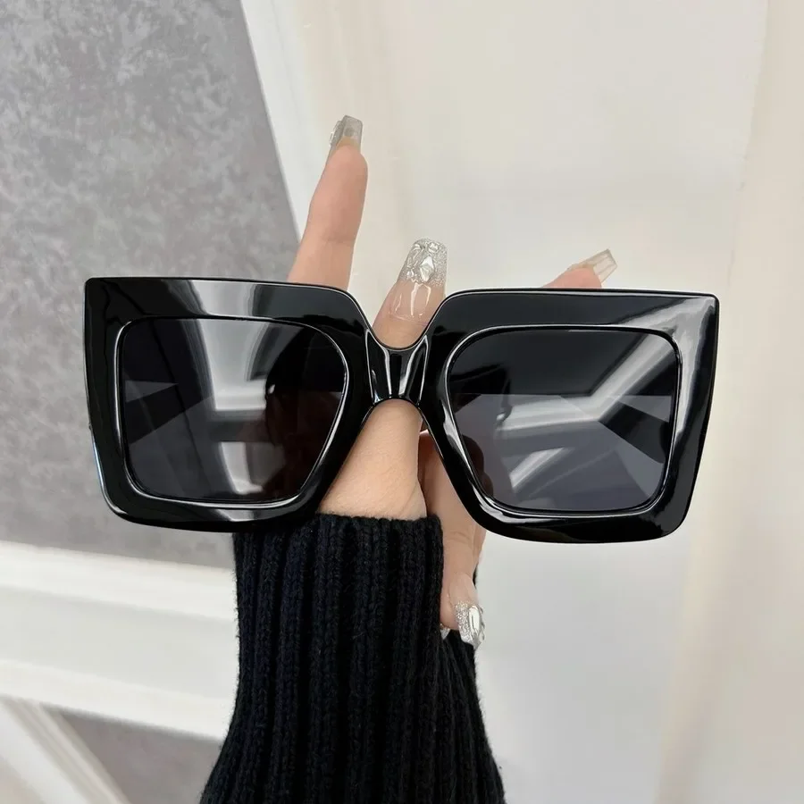 

Lovely Square Designer Sunglasses Women Men Big Frame Luxurious Sun Glasses Female Male Brand Fashion Oculos De Sol