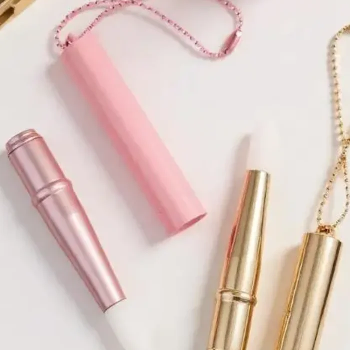 فرشاة شفاه صغيرة من السيليكون فرشاة خافي عيوب البشرة مع سلسلة غطاء قناع الشفاه قضيب ملمع الشفاه فرشاة أحمر الشفاه أداة تجميل للمكياج #1