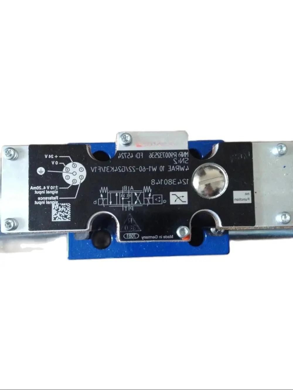 

Пропорциональный клапан MNR:R900732536 4WRAE 10 W1-60-22/G24K31/F1V 4WRAE10W1-60-2X/G24K31/F1V