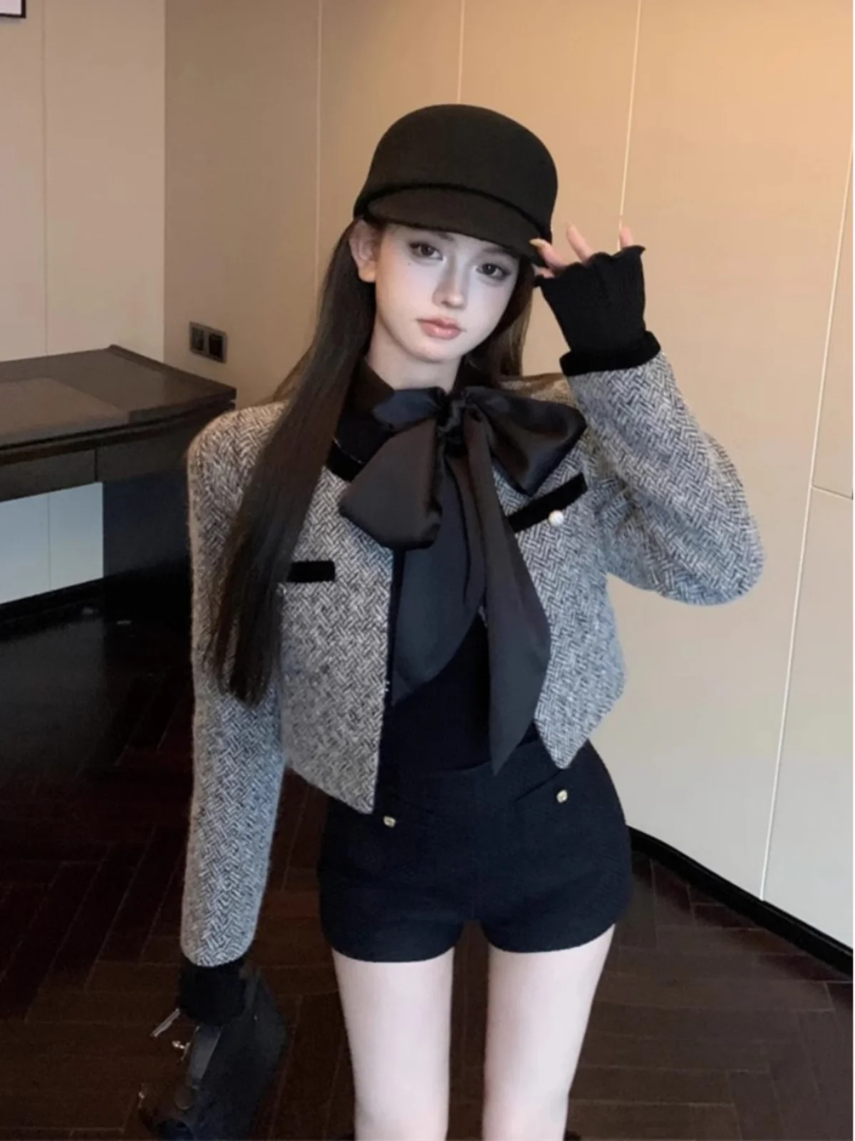 Elegant Tight Fit Long Sleeve Base Shirt Women's Spring Autumn New Style Beautiful  Knot Inner Wear Lovely Top