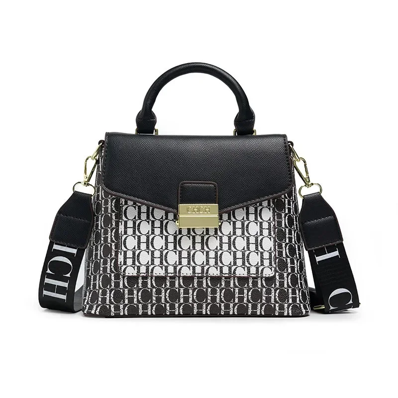 

CH Niche Design Fashion Crossbody Bag Temperament Women's Shoulder Bag Alphabet Print Everyday Commute Classic Women's Tote