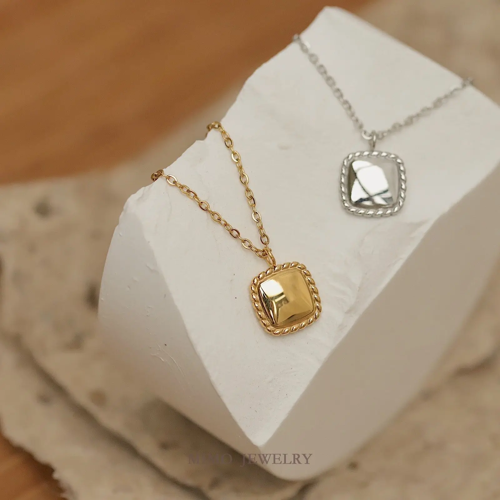 Ins estilo minimalista cuadrado galleta bordes encantos colgante suministros DIY mano acero inoxidable chapado en oro accesorios 12,4X16,2mm