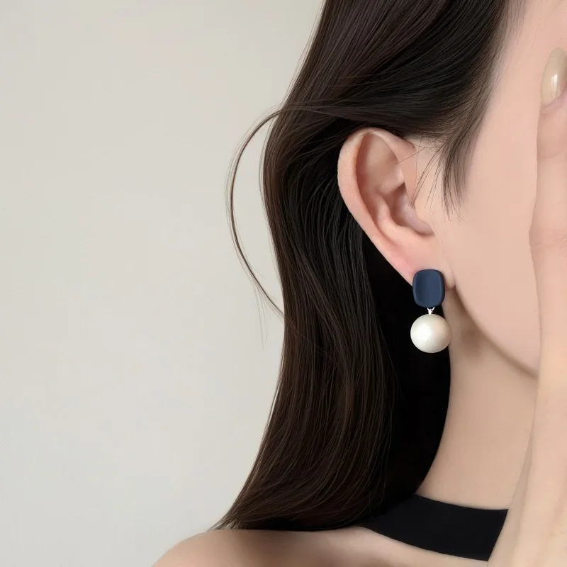 Asymmetrical Navy White Two Tone Dangle Earrings Women Matte Polymer Clay Geometric Round Ball Drop Earrings Minimalist Jewelry