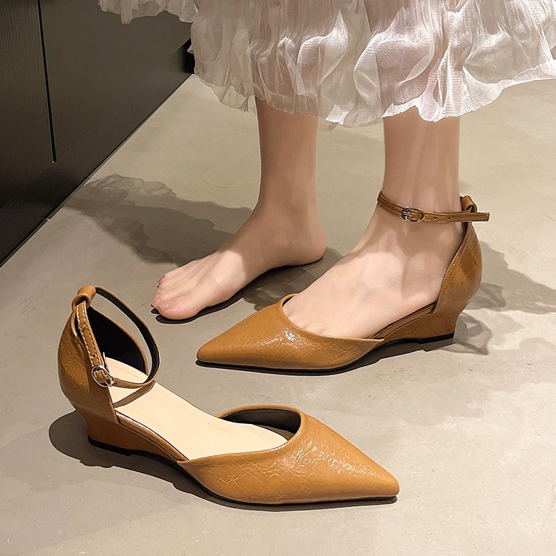 

Женские туфли на высоком каблуке с широкой платформой, заостренным носком, пряжкой, низким вырезом, модные, универсальные, удобные, нескользящие, дышащие