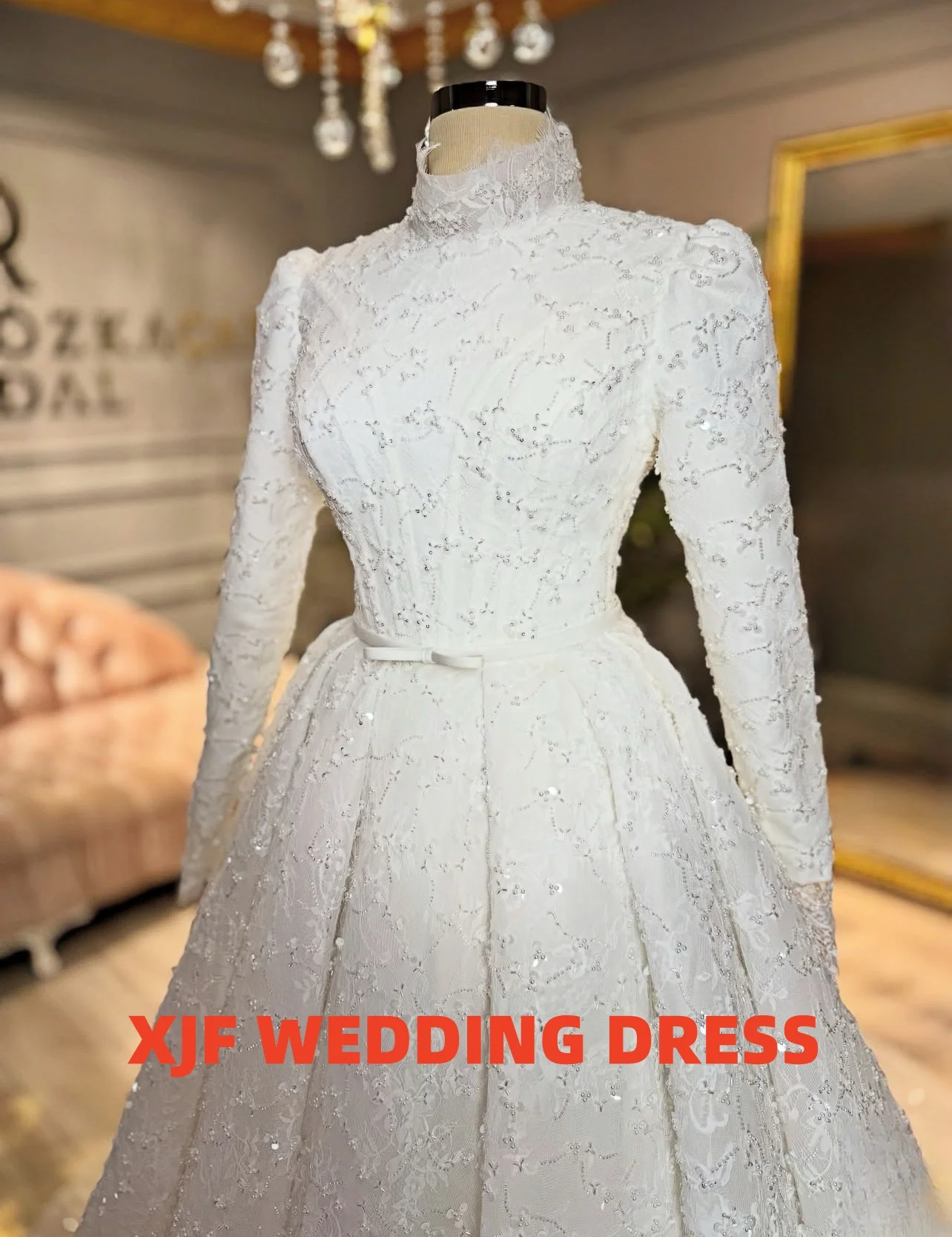 فستان زفاف مخصص برقبة عالية وأكمام طويلة على شكل حرف a أنيق أماندا نوفيا فيستدوس دي نوفيا أماندا نوفيا #3