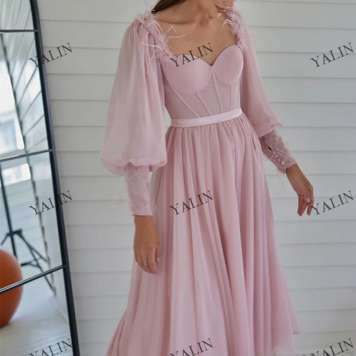 Customized Charming Sweetheart Neck Classmates Reunion Dress Tea-Length Princess Puff Sleeve Prom  Pink Feather Homecoming Gown