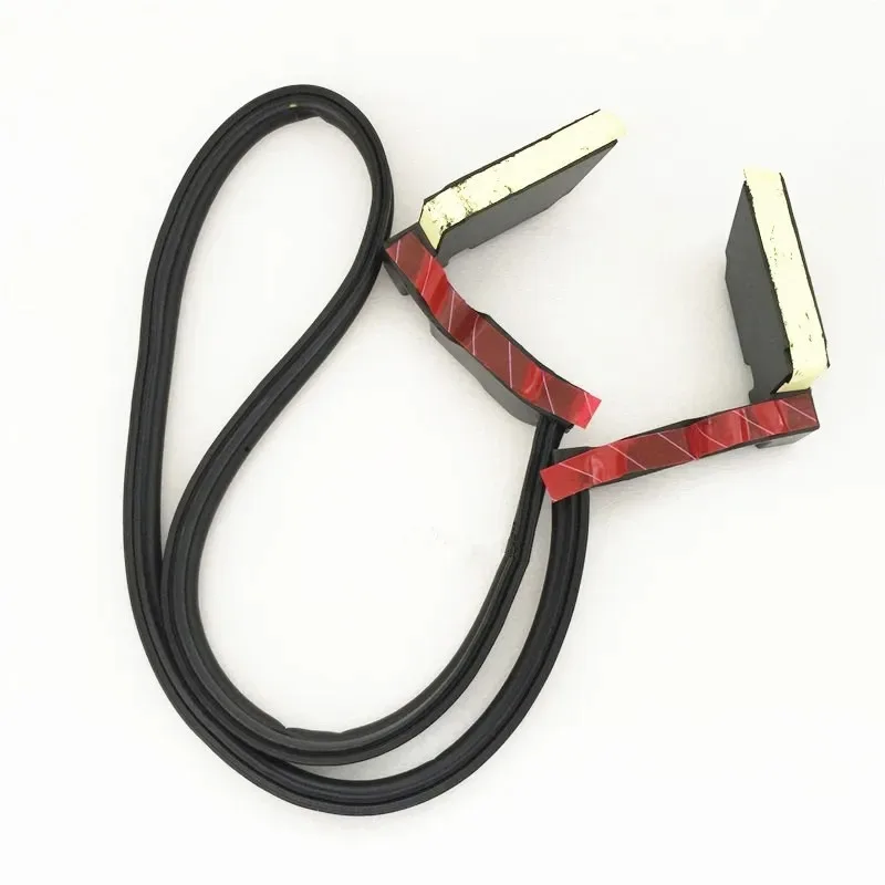 

864302P000 Уплотнитель решетки радиатора переднего капота для Kia Sorento 2011-2014