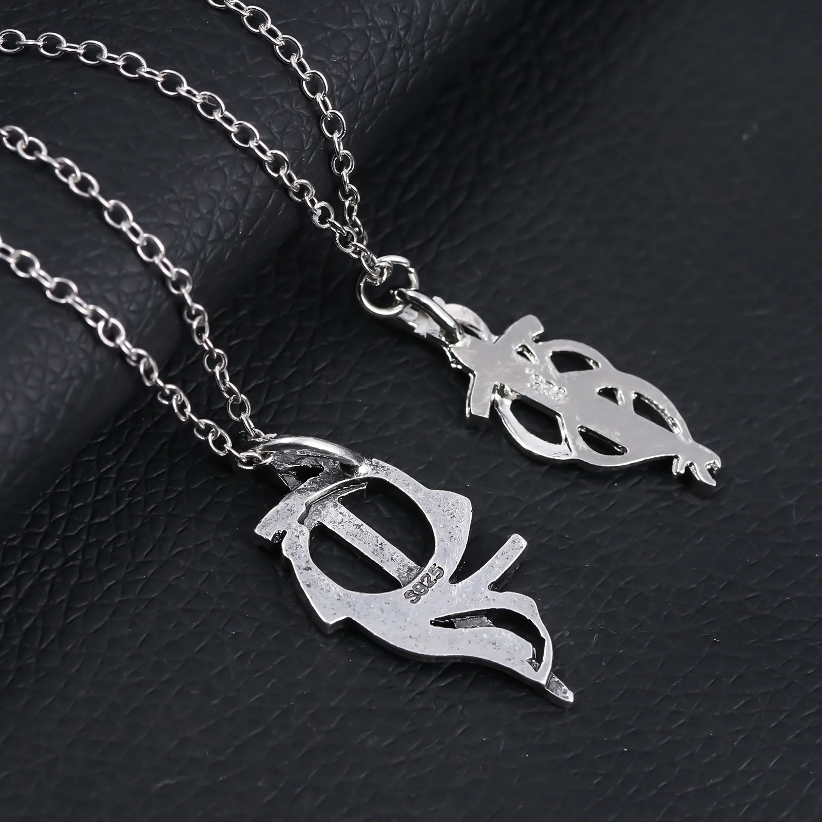 Fate/Stay Night Necklace Anime Figure Altria Pendragon Excalibur Vintage Necklace Pendant Jewelry Anime Peripherals Cool Gift