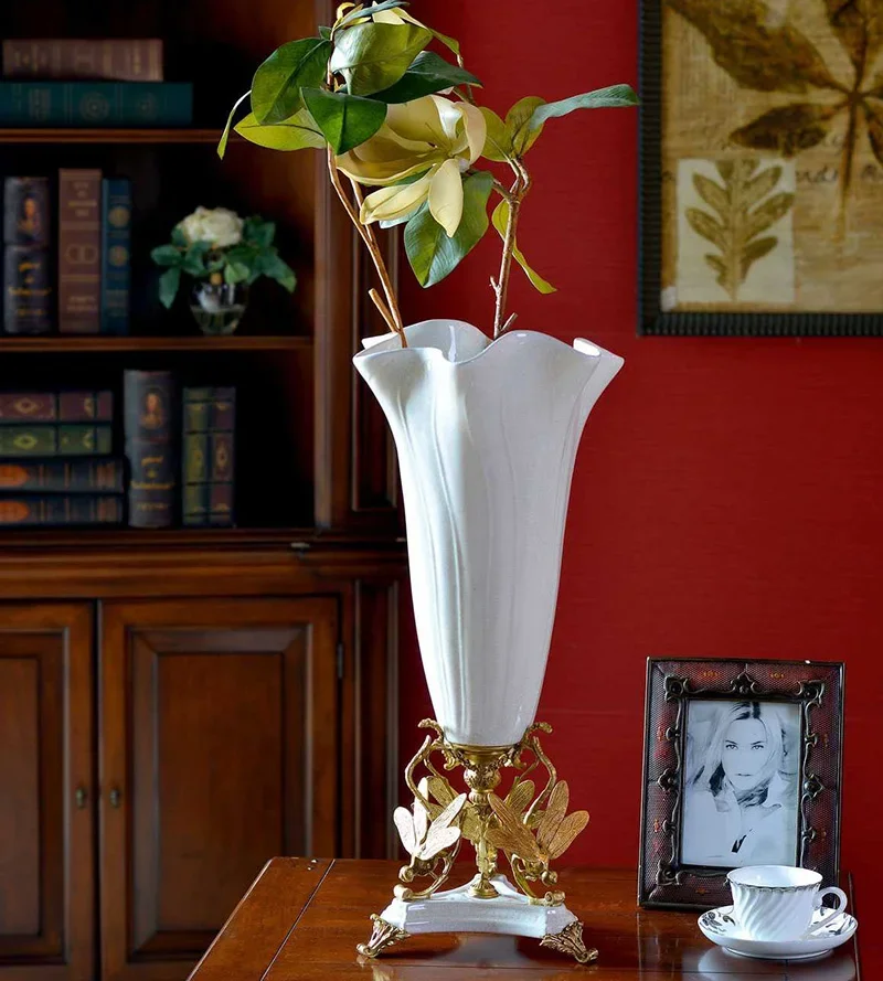 Neoclassical High-End Creative Luxury Handicraft Vase Ornament, American Ceramic with Copper Decorative Flower Insert