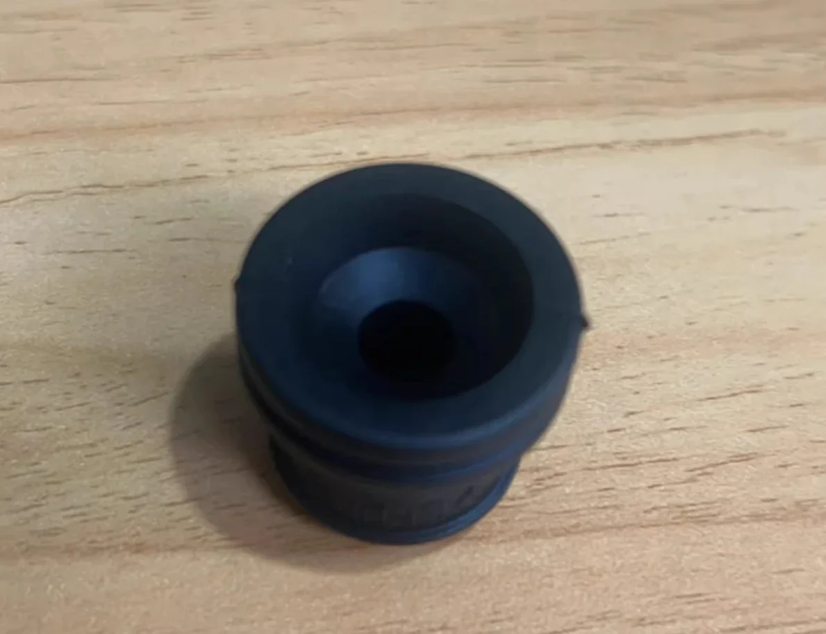 1pc for CROWN Reiz COROLLA  LEVIN Camry Avalon  RAV4 Engine upper cover rubber sleeve cushioning rubber particles