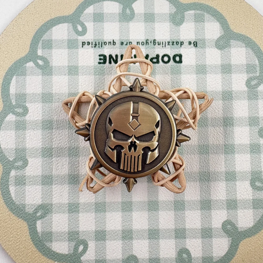 Exquisite three-dimensional metal Badge PUNISHER SKULL LAW ENFORCEMENT MORALE Jewelry Brooch Accessories