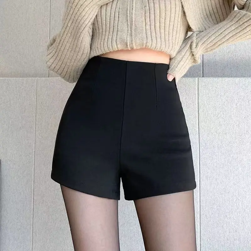 

High-waisted Blackpure color Casual Shorts Women's New 2025 Korean spicy girlStyle Slimming Suit Bottoms spring and summer