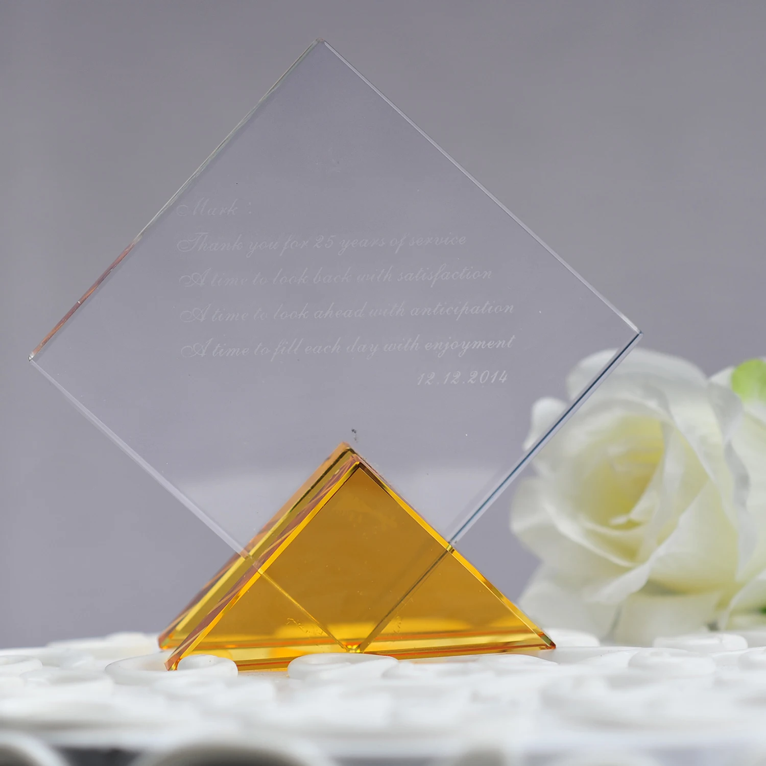 Personalized Diamond Cake Topper, Artificial Crystal with Text, Etched Circular Graduation Commemorative Gift for a Friend