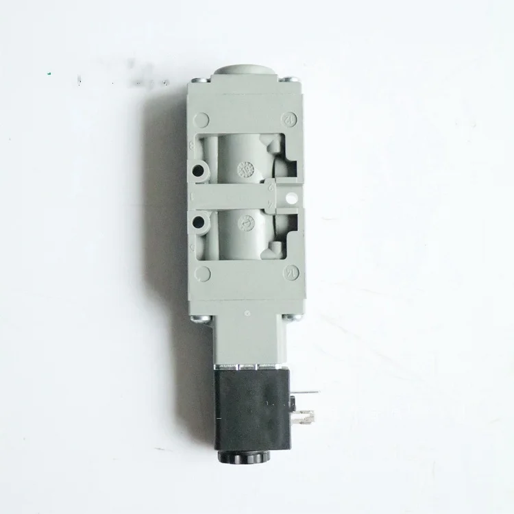 Electromagnetic Valve 0820022026, Two-position Five-way Directional Control Valve Air conditioning refrigeration accessories