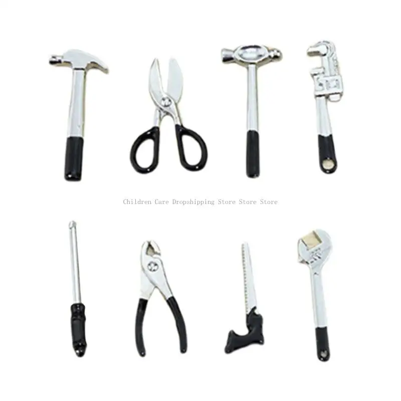 مجموعة أدوات تفاعلية مكونة من 8 قطع من ملحقات بيت الدمية مع مفتاح مطرقة، تصميم واقعي لتنمية إبداع الأطفال